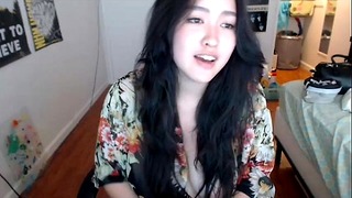 Rare Curvy Asian on Cam